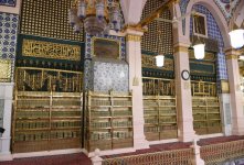 Президент Азербайджана и его супруга посетили мечеть Пророка в Медине (ФОТО)