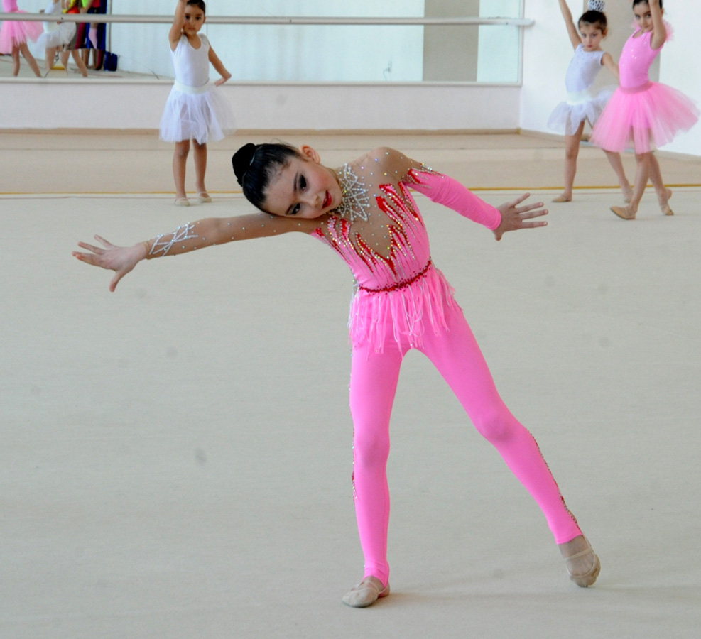 В Баку прошел первый открытый кубок "Təhsil" по художественной гимнастике (ФОТО)