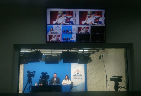 В Азербайджане прошла обучающая видеоконференция "Сможешь написать" (ФОТО)