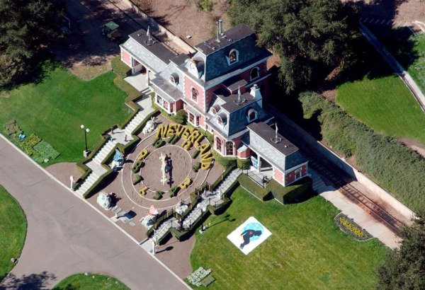 Знаменитое поместье Майкла Джексона Neverland выставлено на продажу за $100 млн.
