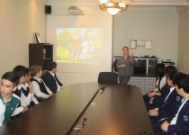 Cказочные персонажи Юрия Васнецова увлекли бакинских школьников (ФОТО)