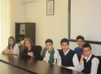 Cказочные персонажи Юрия Васнецова увлекли бакинских школьников (ФОТО)