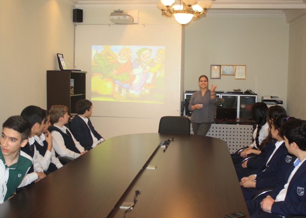 Cказочные персонажи Юрия Васнецова увлекли бакинских школьников (ФОТО)