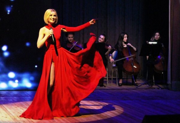 Потрясающее шоу-спектакль Полины Гагариной в Баку (ФОТО)