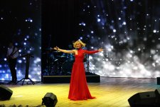 Потрясающее шоу-спектакль Полины Гагариной в Баку (ФОТО)