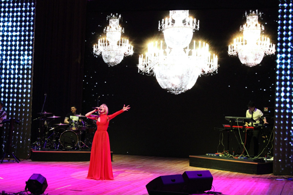 Потрясающее шоу-спектакль Полины Гагариной в Баку (ФОТО)