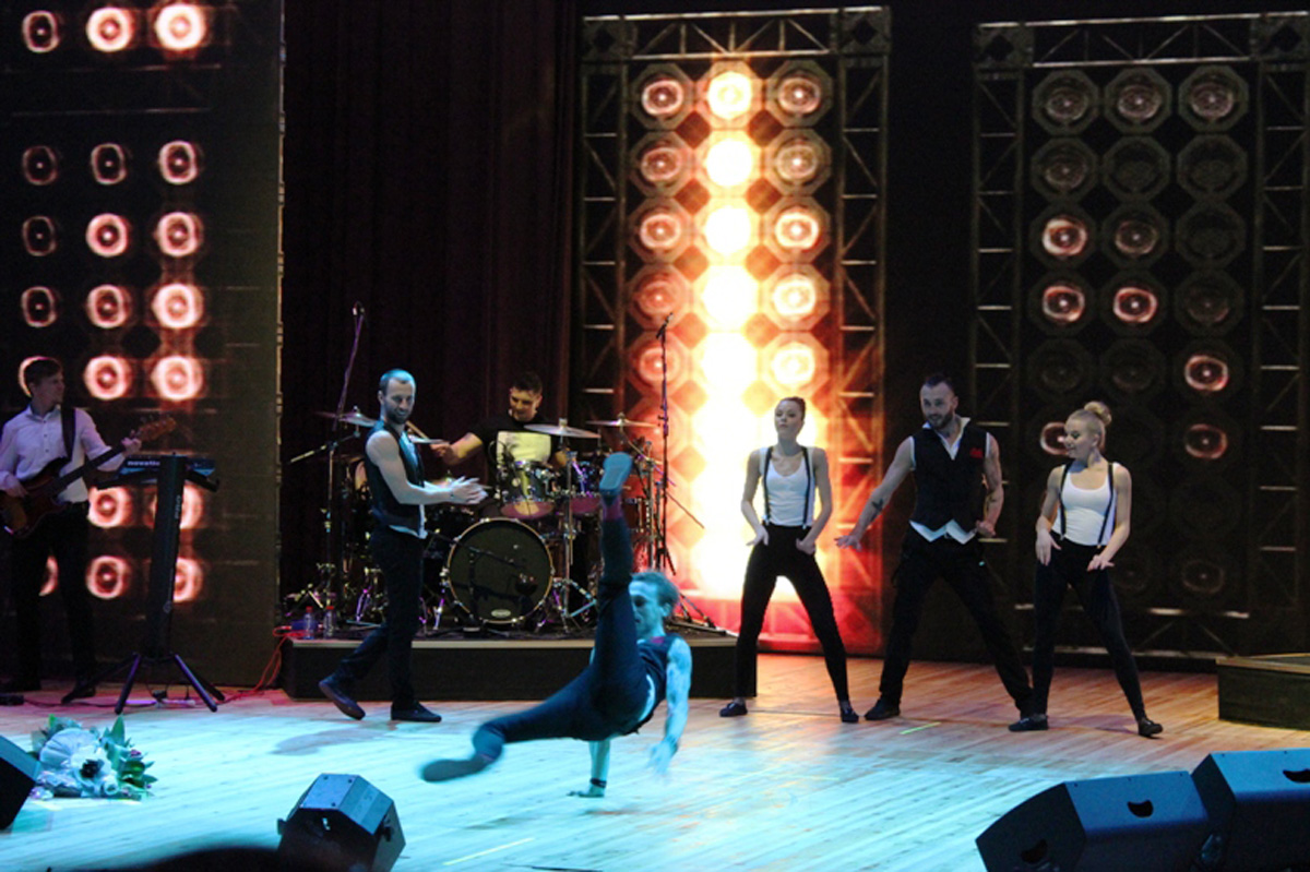 Потрясающее шоу-спектакль Полины Гагариной в Баку (ФОТО)