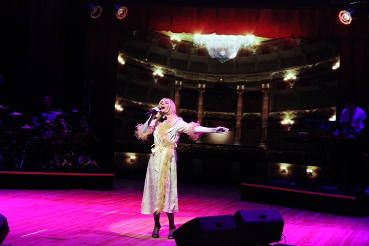 Потрясающее шоу-спектакль Полины Гагариной в Баку (ФОТО)