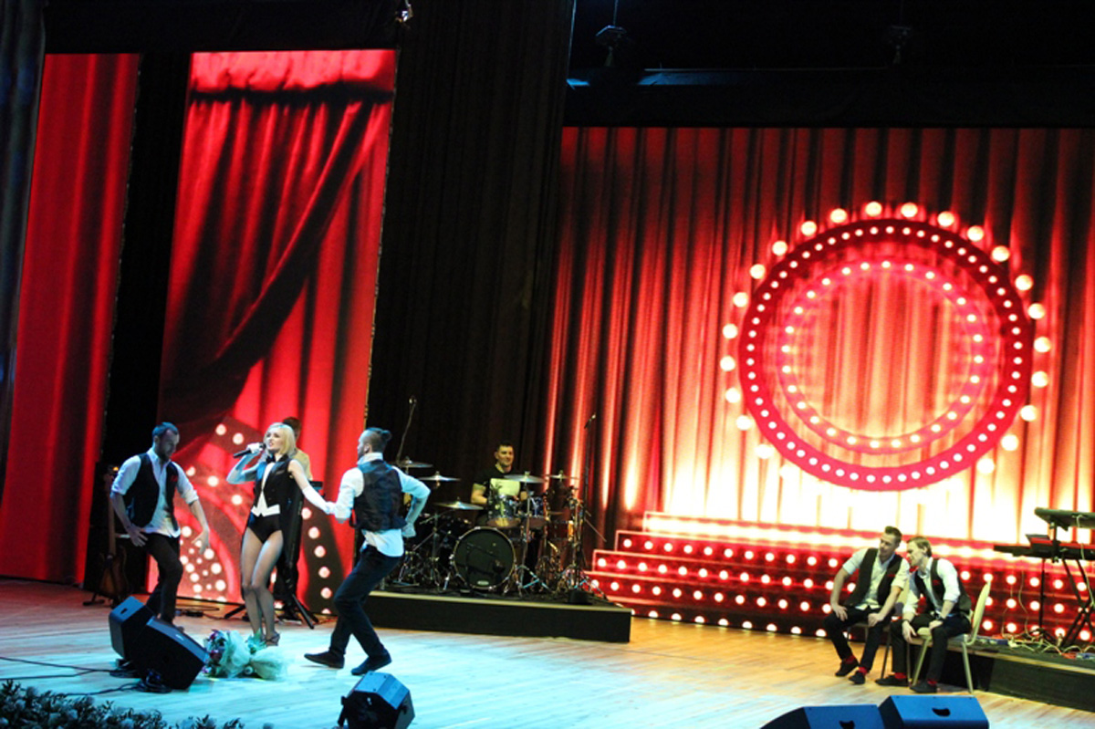 Потрясающее шоу-спектакль Полины Гагариной в Баку (ФОТО)