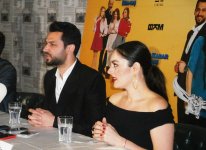 Мурат Йылдырым и Эзги Мола в Баку: инструкция про то, как выйти замуж (ФОТО)