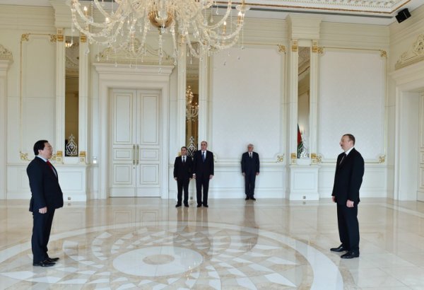 Президент Ильхам Алиев принял верительные грамоты нового посла Вьетнама