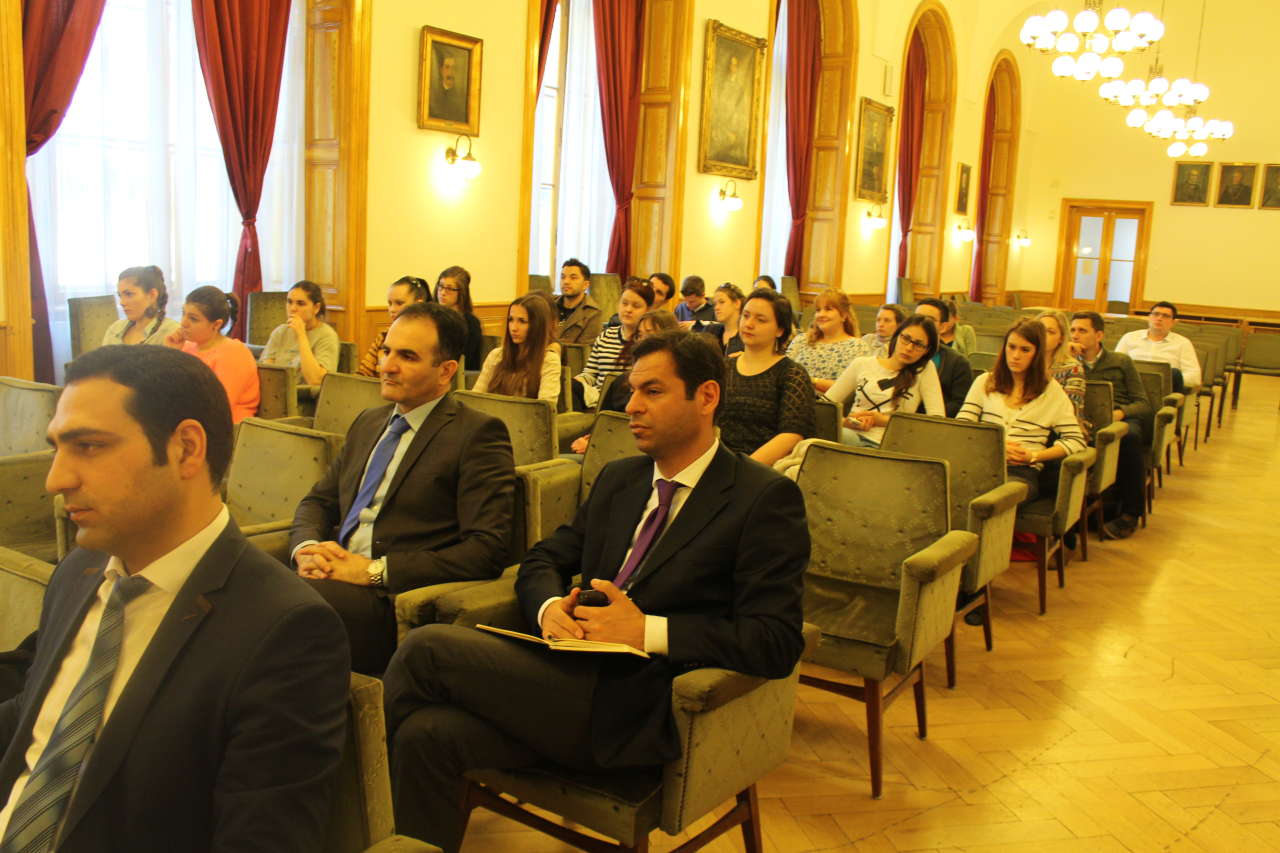 Азербайджан представлен на книжном фестивале в Будапеште (ФОТО)