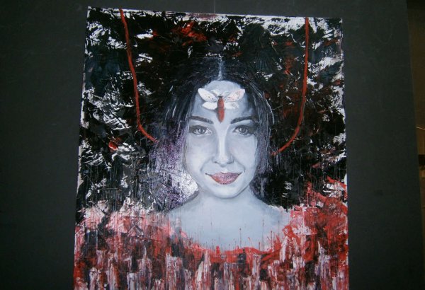 50 оттенков красного на выставке в Баку (ФОТО)