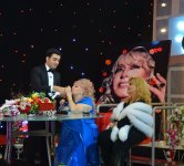 Белый конь и голубь Ильхамы Гулиевой (ФОТО)