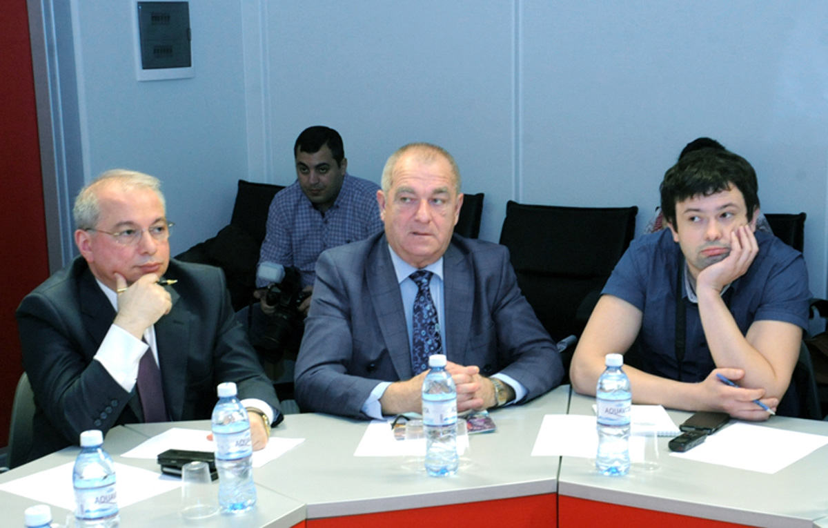 В Баку прошла встреча представителей СМИ Азербайджана и Свердловской области России