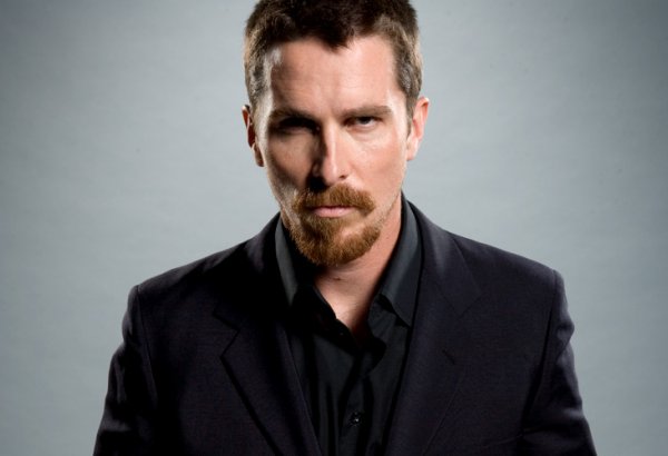 Кристиан Бейл получил серьезную травму