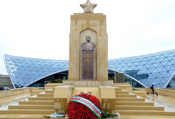 "Подкова" дважды Героя Советского Союза, генерала-майора Ази Асланова