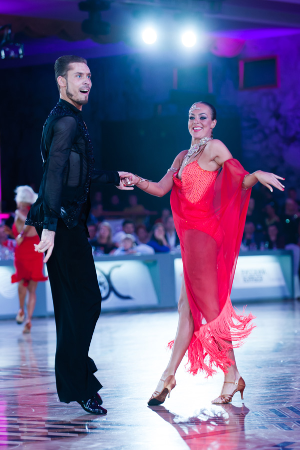 Азербайджанский дуэт в Кремле - великолепные костюмы, потрясающий танец (ФОТО)