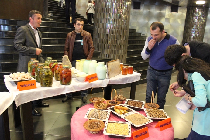 Шашлыки, мёд, золото, серебро и ашуги – великолепие горного Гедабека (ФОТО)