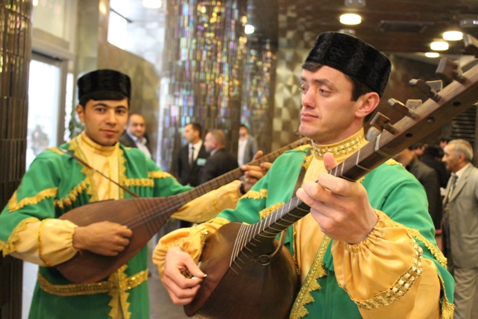 Шашлыки, мёд, золото, серебро и ашуги – великолепие горного Гедабека (ФОТО)