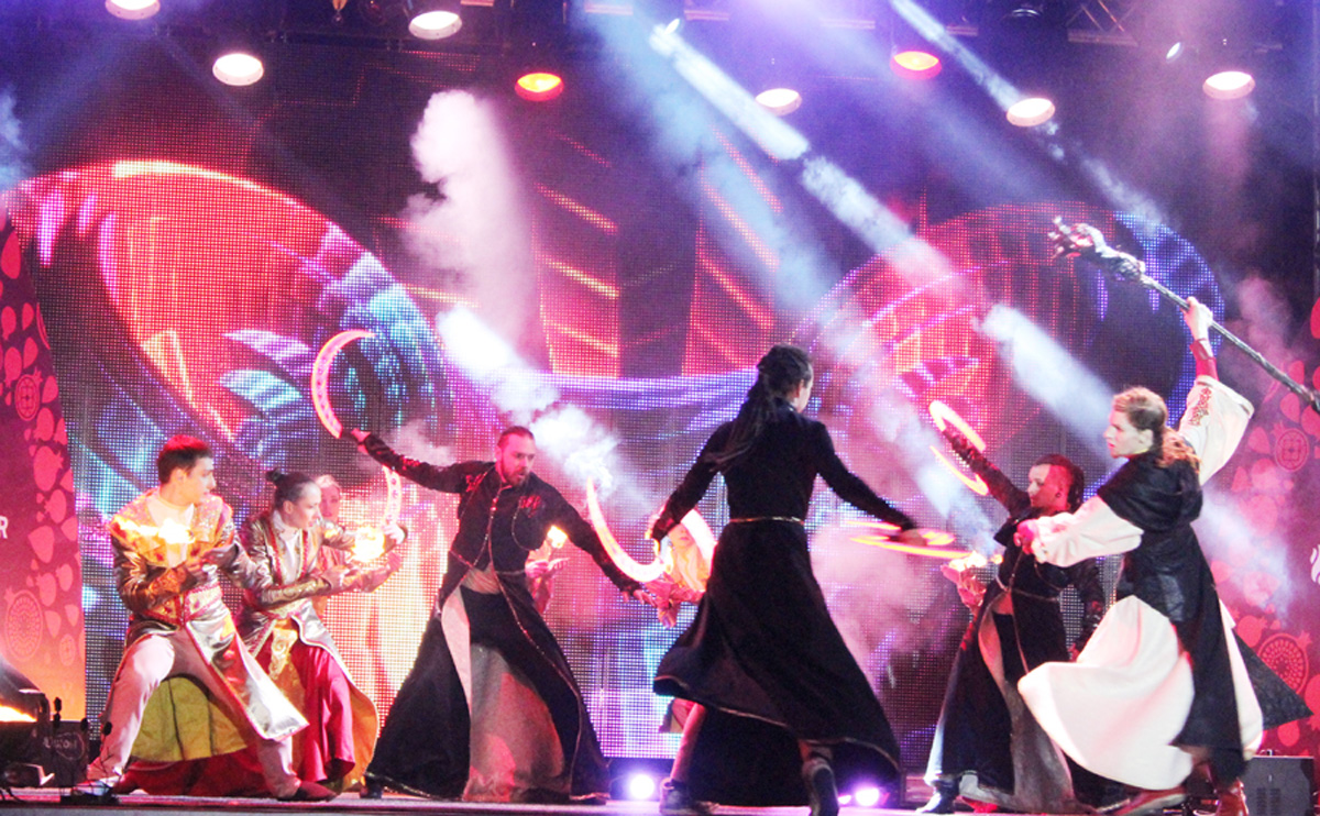 Образ Бамси-Бейрека из эпоса "Деде Горгуд" в фантастическом Фестивале Огня  Евроигр (ФОТО)