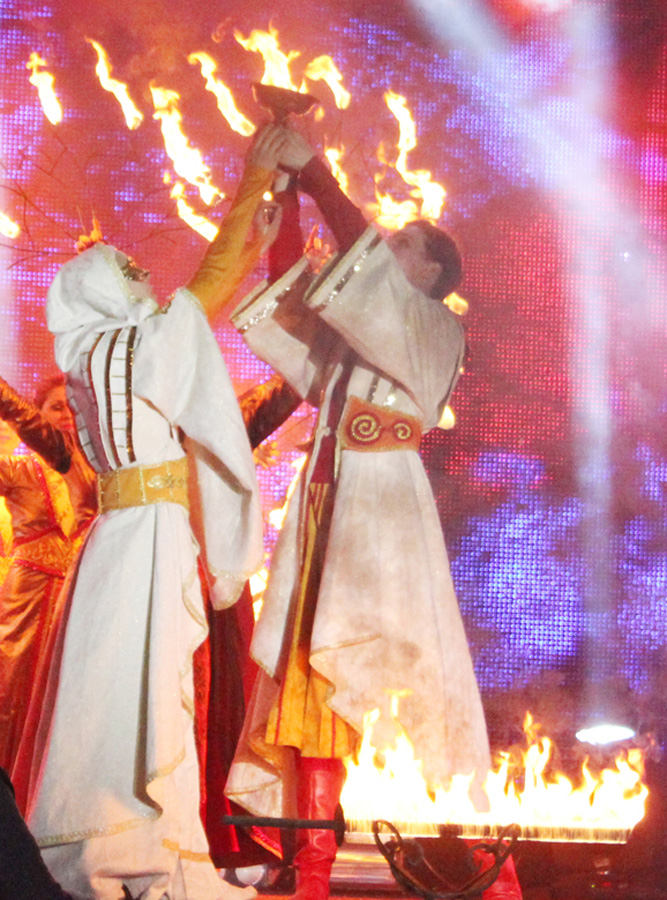 Образ Бамси-Бейрека из эпоса "Деде Горгуд" в фантастическом Фестивале Огня  Евроигр (ФОТО)