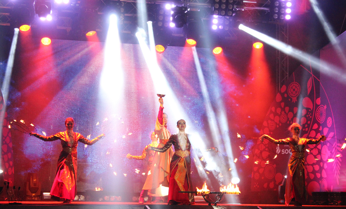 Образ Бамси-Бейрека из эпоса "Деде Горгуд" в фантастическом Фестивале Огня  Евроигр (ФОТО)