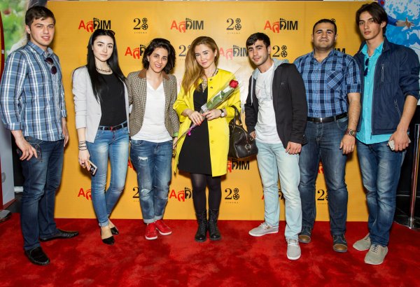 Эльнара Халилова провела день кино с молодежью (ФОТО)