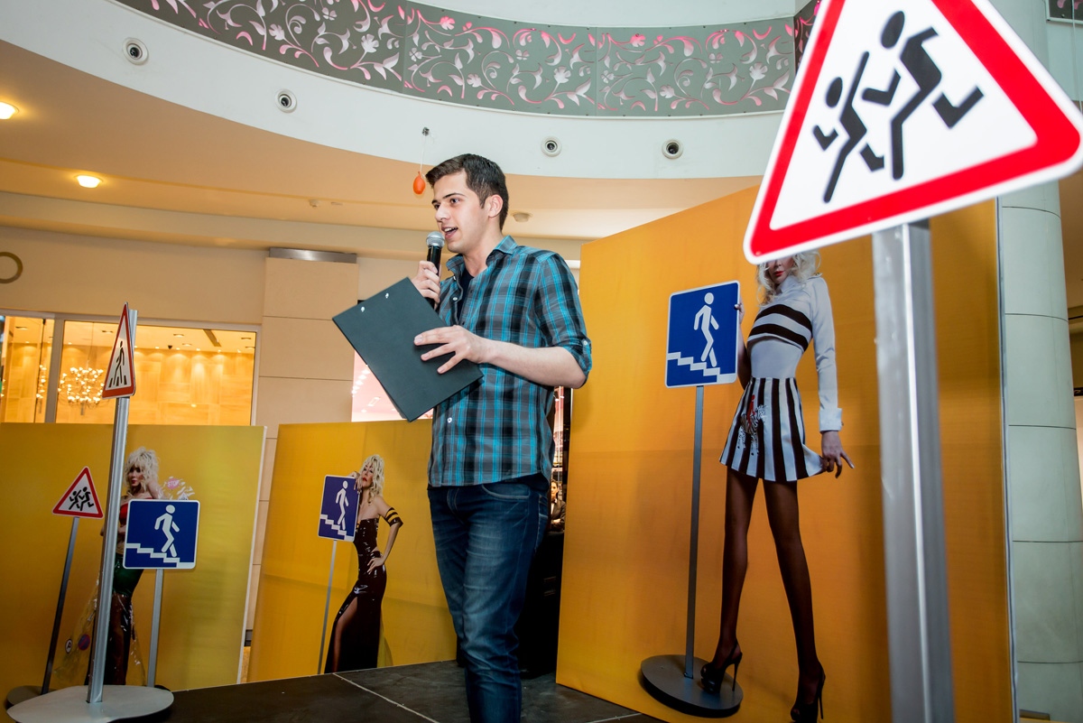 10 тыс. жителям Баку раздали "бриллианты" (ФОТО)