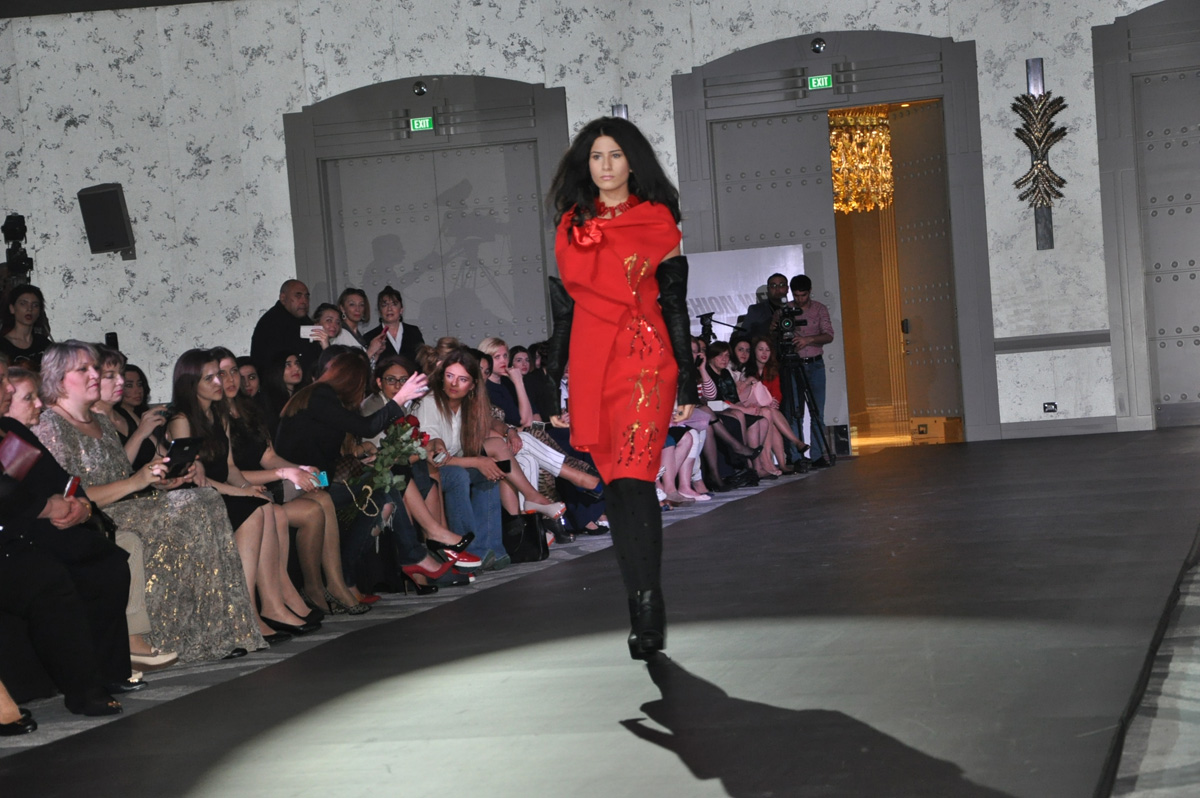 Наскальные рисунки Гобустана в дебютной коллекции 17-летней Джамили Меликовой (ФОТО)