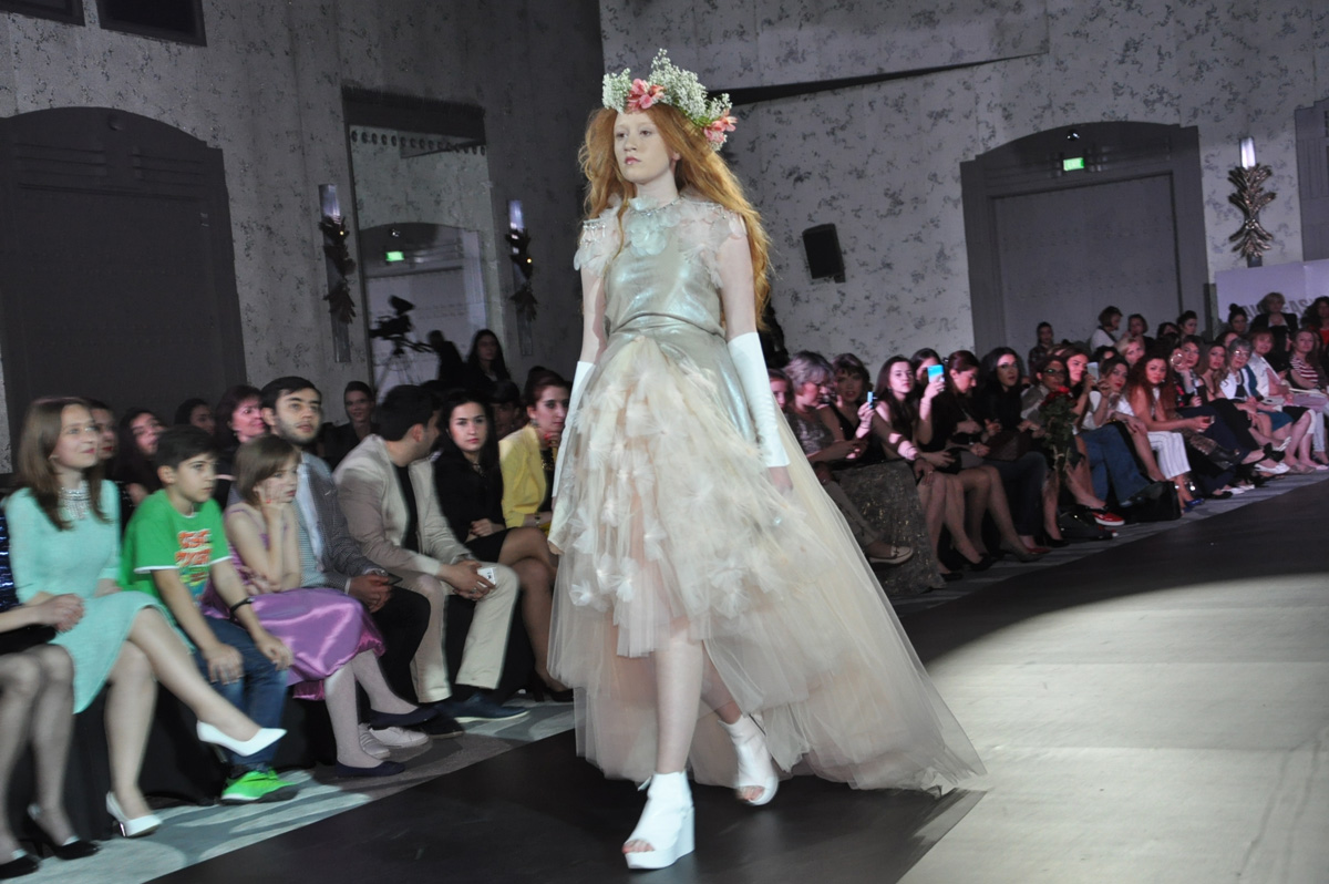 Наскальные рисунки Гобустана в дебютной коллекции 17-летней Джамили Меликовой (ФОТО)