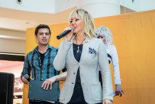 10 тыс. жителям Баку раздали "бриллианты" (ФОТО)