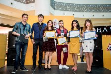 10 тыс. жителям Баку раздали "бриллианты" (ФОТО)