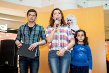 10 тыс. жителям Баку раздали "бриллианты" (ФОТО)