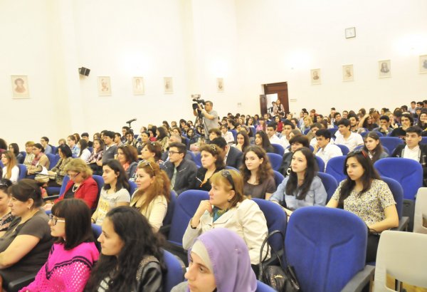 В Бакинском филиале МГУ имени М.В.Ломоносова прошел День открытых дверей