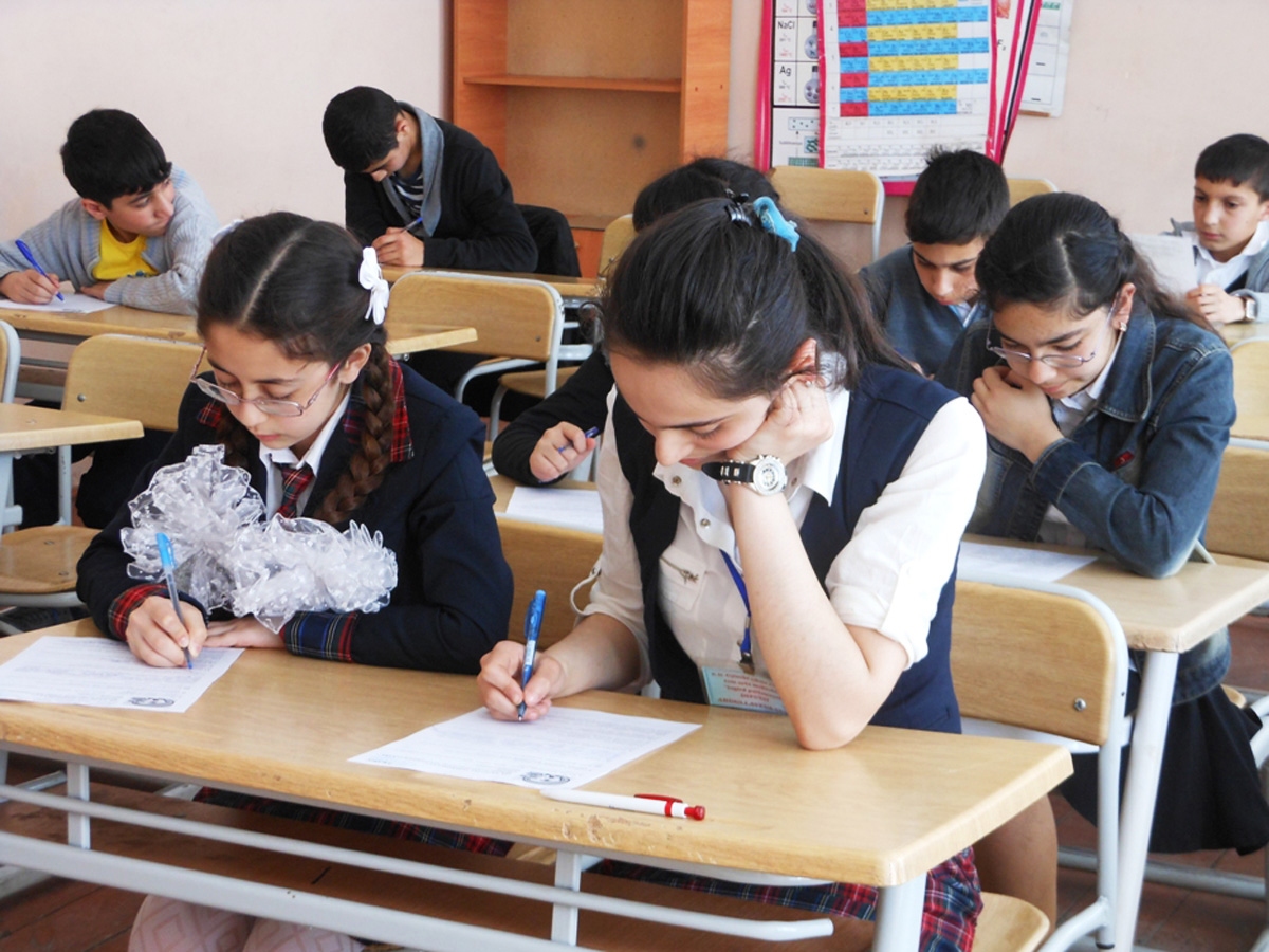 В Гяндже и Товузе прошла олимпиада по русскому языку и литературе (ФОТО)