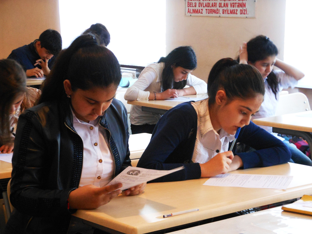 В Гяндже и Товузе прошла олимпиада по русскому языку и литературе (ФОТО)