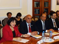 В Баку прошла презентация книги на французском языке, посвященной нефтяной стратегии Азербайджана