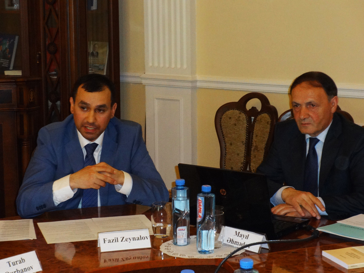 В Баку прошла презентация книги на французском языке, посвященной нефтяной стратегии Азербайджана