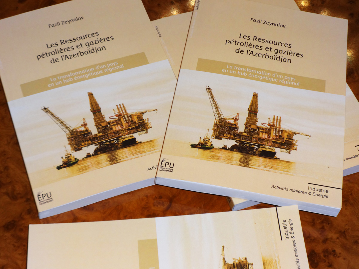 В Баку прошла презентация книги на французском языке, посвященной нефтяной стратегии Азербайджана