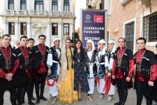 Вице-президент Фонда Гейдара Алиева Лейла Алиева приняла участие в открытии двух выставок в Азербайджанском павильоне в рамках 56-й Венецианской биеннале (ФОТО)