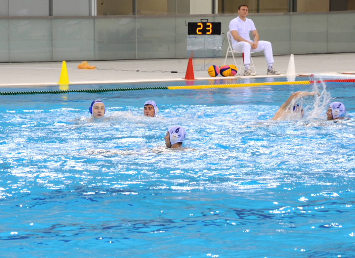 В Баку проводится международный турнир по водному поло (ФОТО)