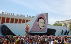 В Баку проводится Праздник цветов (ФОТО)