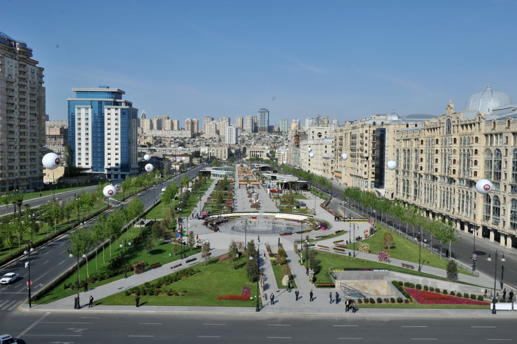 Президент Азербайджана и его супруга приняли участие в Празднике цветов (ФОТО)