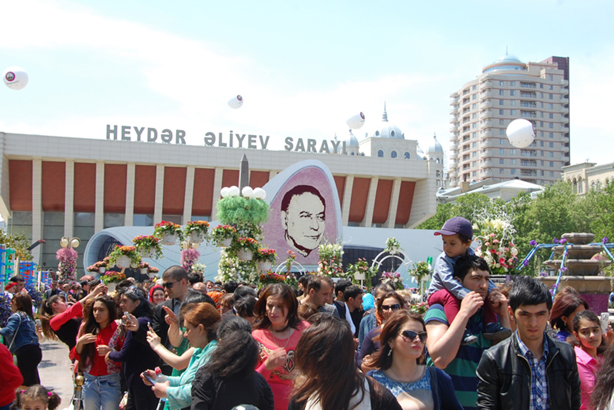 В Баку проводится Праздник цветов (ФОТО)