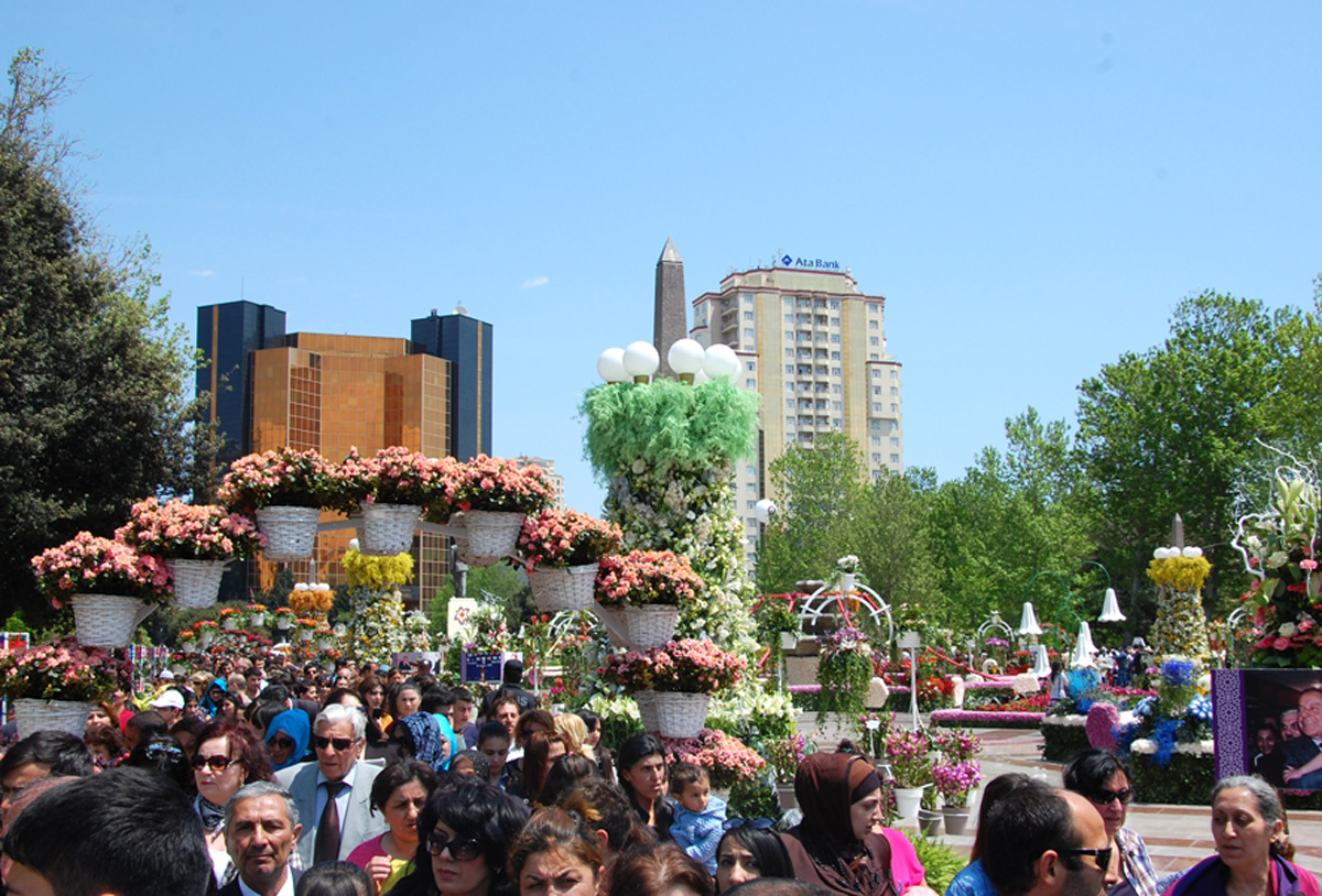 В Баку проводится Праздник цветов (ФОТО)
