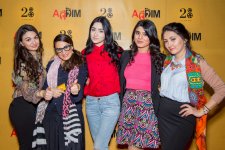 Нана Агамалыева в премьере фильма "Мисс Переполох" с участием Тарантино и Энистон (ФОТО)