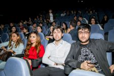 Нана Агамалыева в премьере фильма "Мисс Переполох" с участием Тарантино и Энистон (ФОТО)