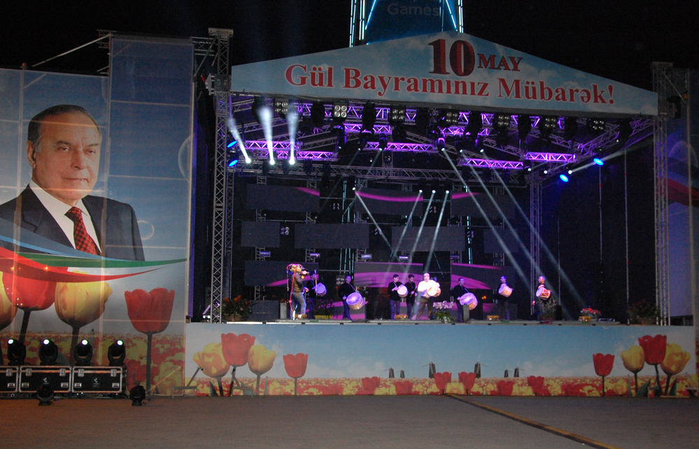 В Баку состоялся праздничный салют (ФОТО)