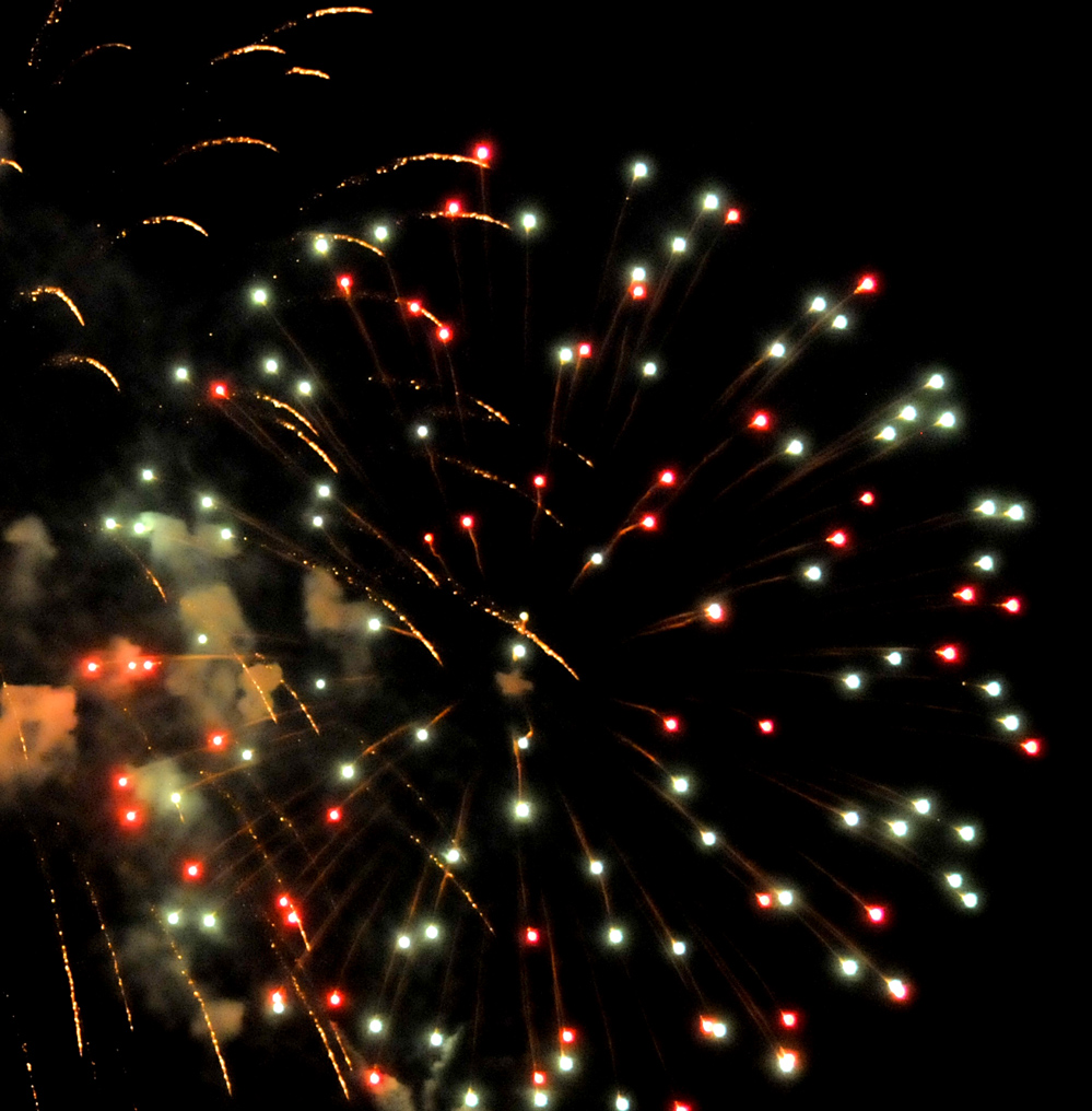 В Баку состоялся праздничный салют (ФОТО)